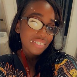 Meet your Posher, Deborah